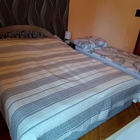 Bed and Breakfast Szuzanna Fenyves Panzio à Siófok Extérieur photo
