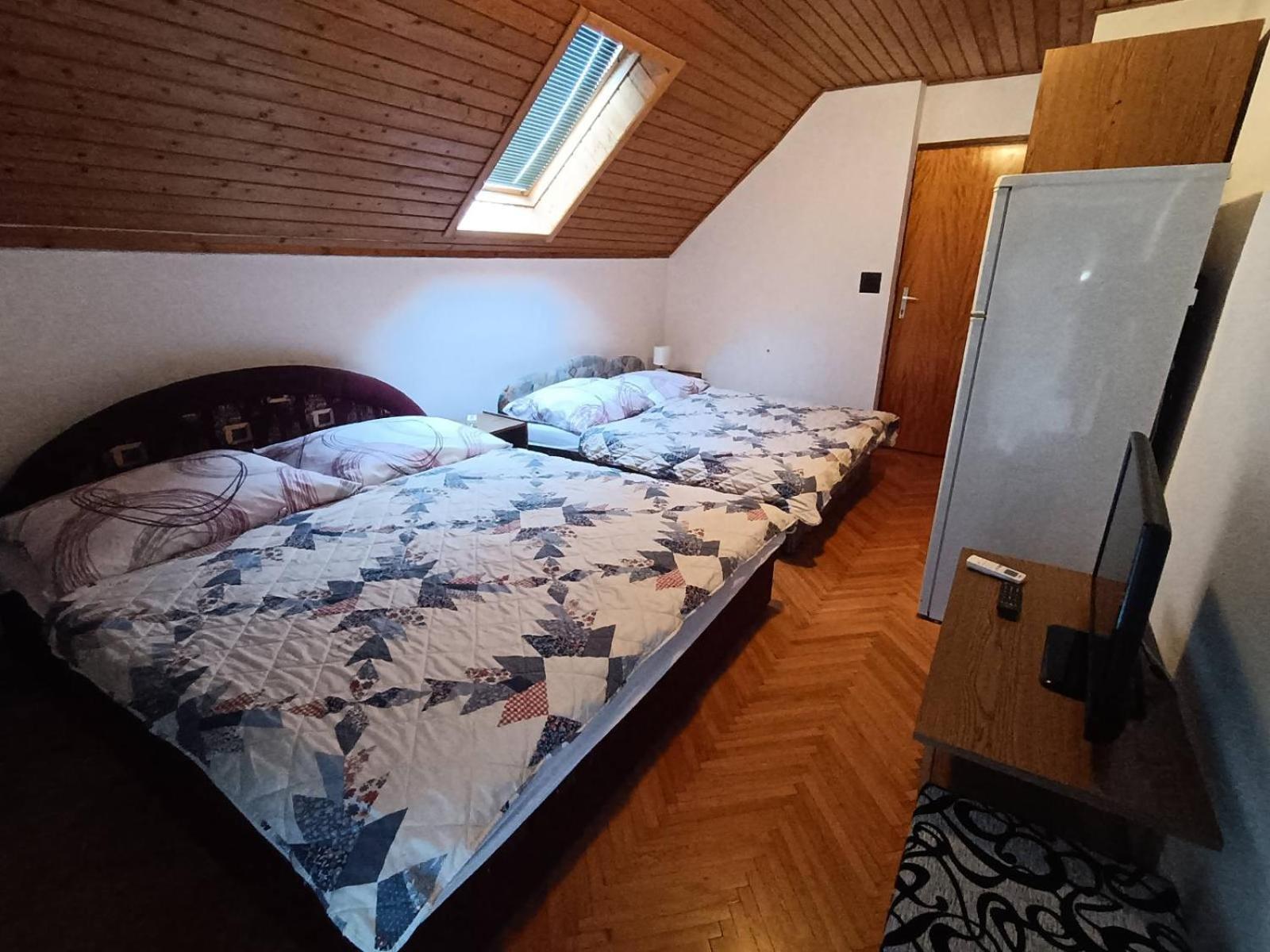 Bed and Breakfast Szuzanna Fenyves Panzio à Siófok Extérieur photo