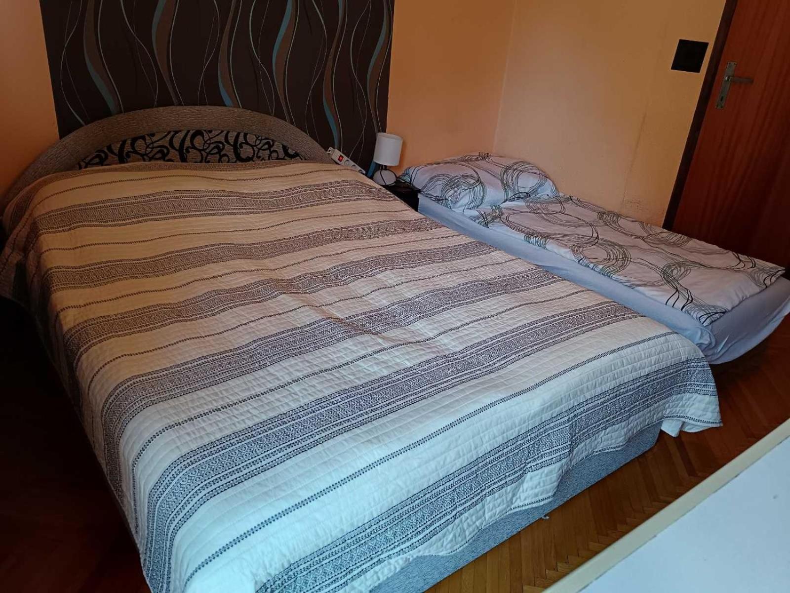 Bed and Breakfast Szuzanna Fenyves Panzio à Siófok Extérieur photo